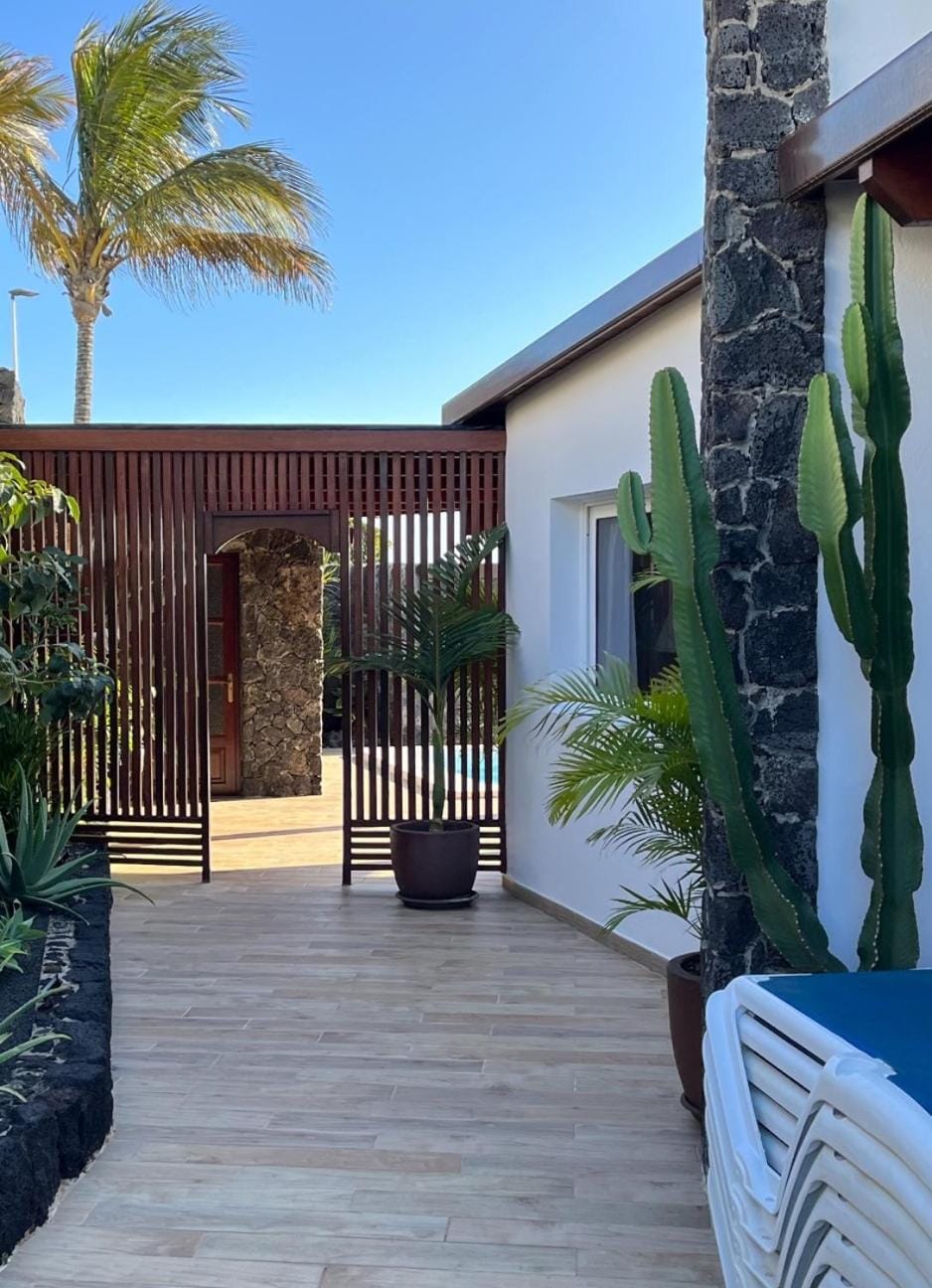 Casa Chic Lanzarote Villa in Puerto del Carmen