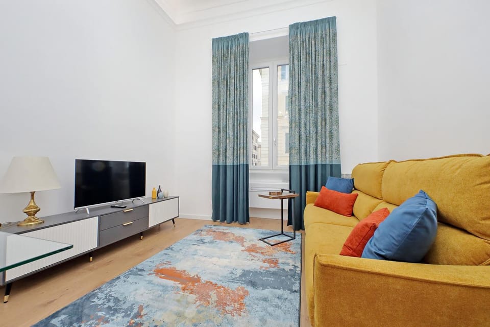 Communal lounge/ TV room, Bed, TV and multimedia, Living room, Photo of the whole room, Seating area, Evening entertainment