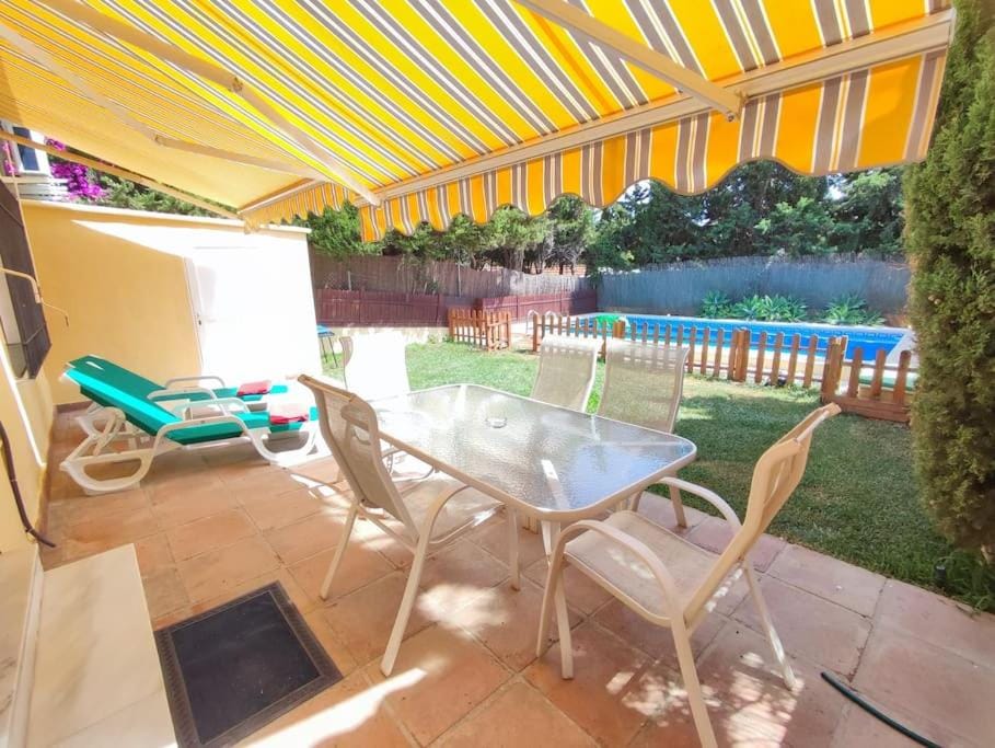 Garden, Balcony/Terrace, Swimming pool, sunbed