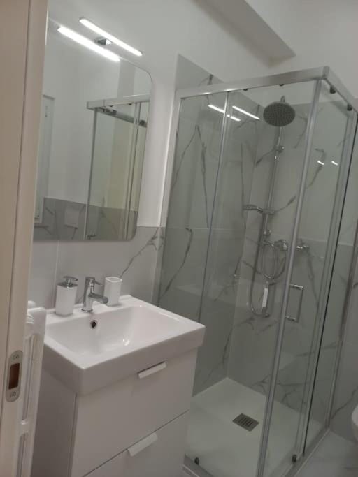 Sea view city centre Apartment in Trieste