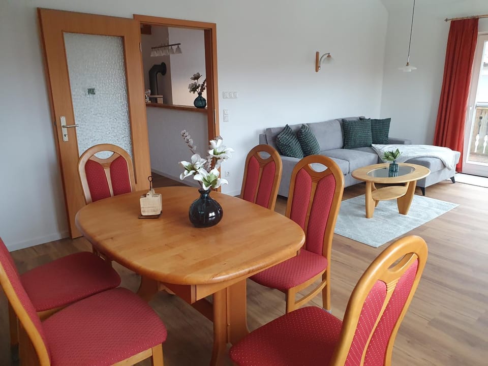 Communal lounge/ TV room, Living room, Seating area