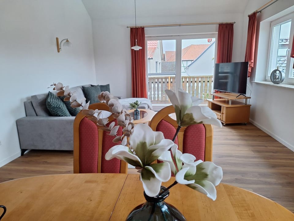 Communal lounge/ TV room, TV and multimedia, Balcony/Terrace, Living room, Seating area