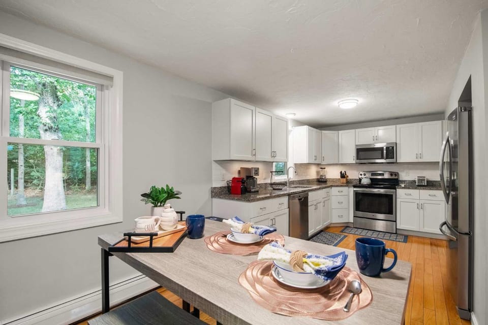 Relaxing Retreat just Minutes to Beach House in Centerville