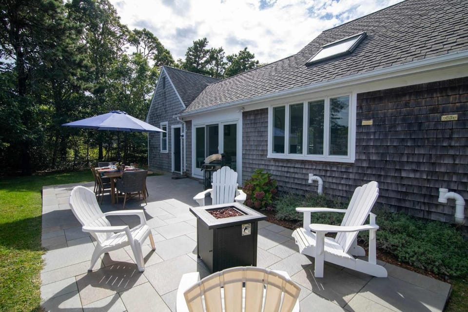 Minutes to Red River Beach Dog Friendly House in South Chatham