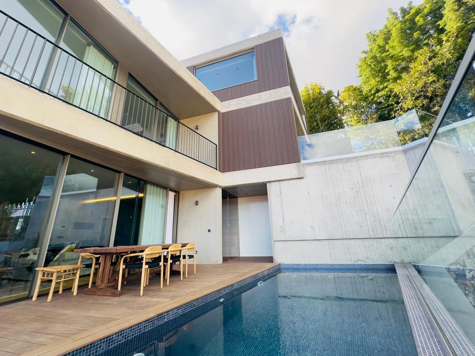 Dining area, Swimming pool