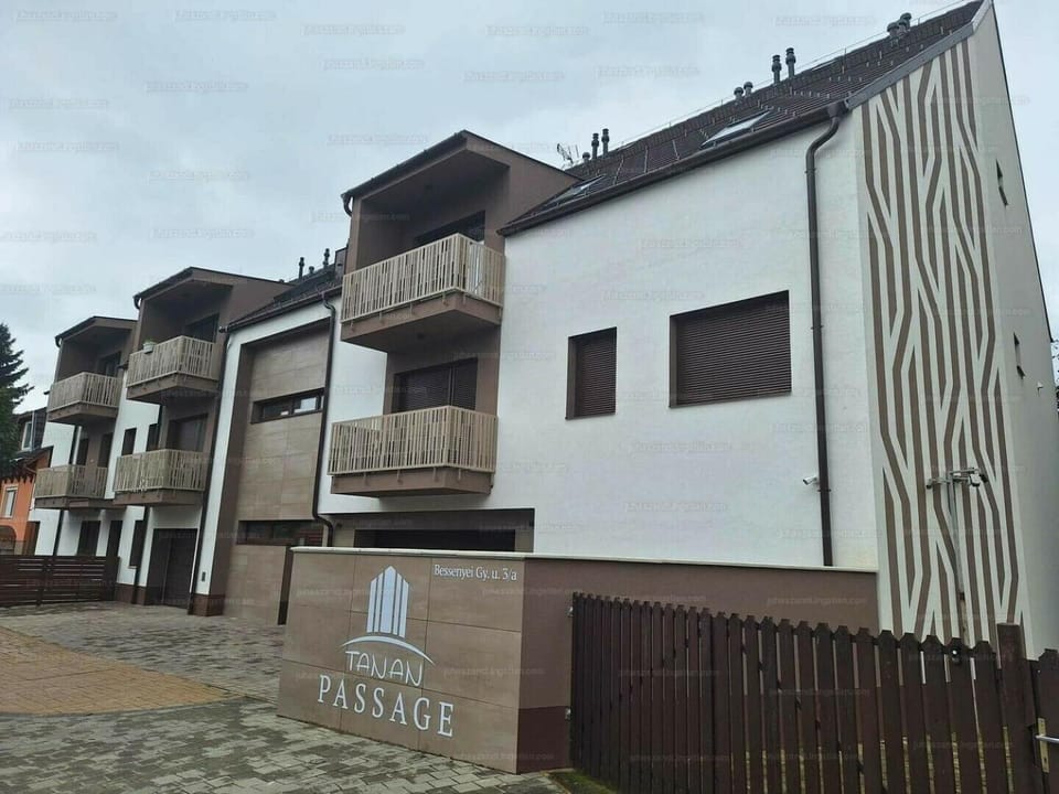 Property building, Street view