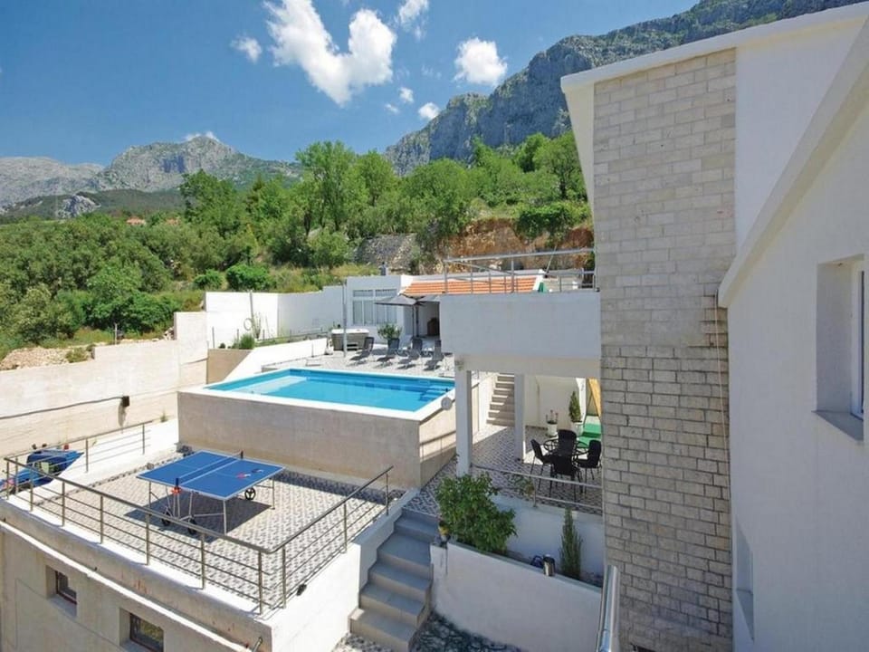 Relaxing Villa with swimming pool, jacuzzi and entertainment equipment Villa in Split-Dalmatia County