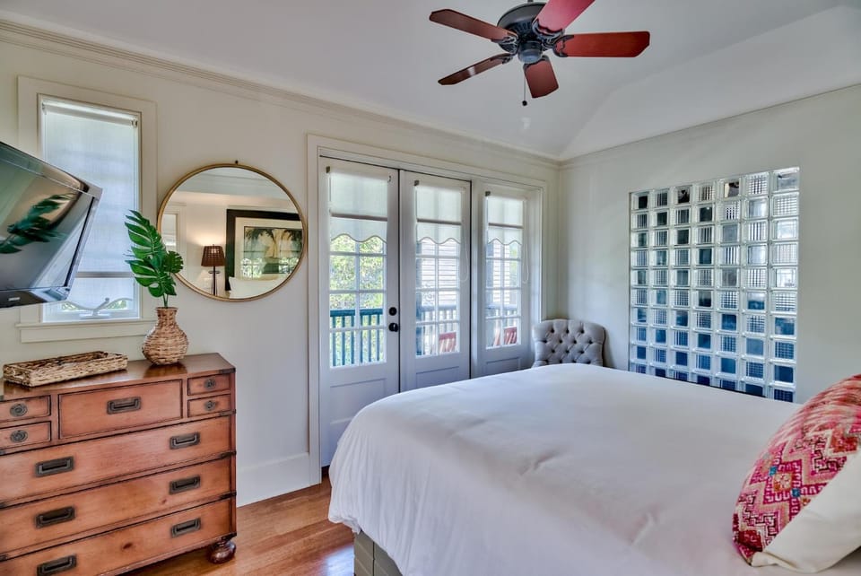 Highland Carriage House House in Rosemary Beach