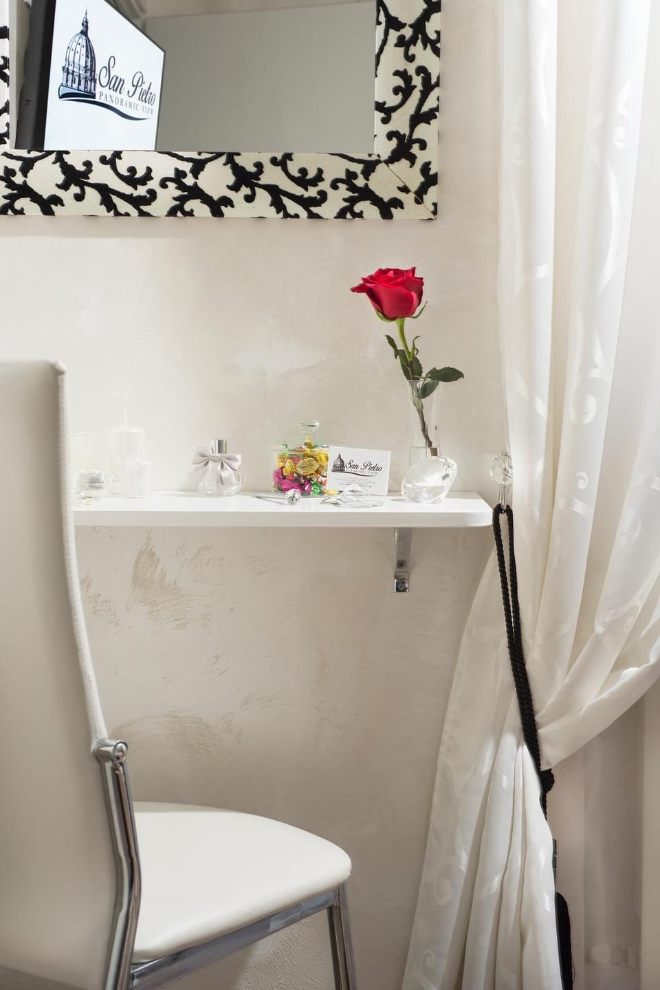 Decorative detail, Bedroom