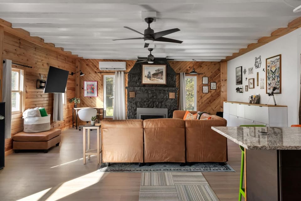 Communal lounge/ TV room, TV and multimedia, Living room