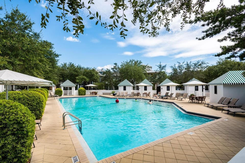 Harper Cottage & Carriage House House in Rosemary Beach