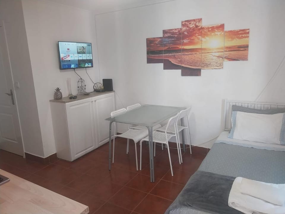 TV and multimedia, Dining area