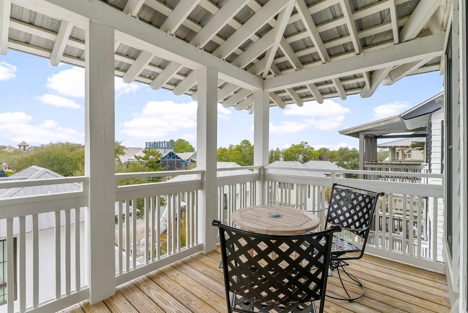 Southern Seaside Cottage and Carriage House House in Inlet Beach