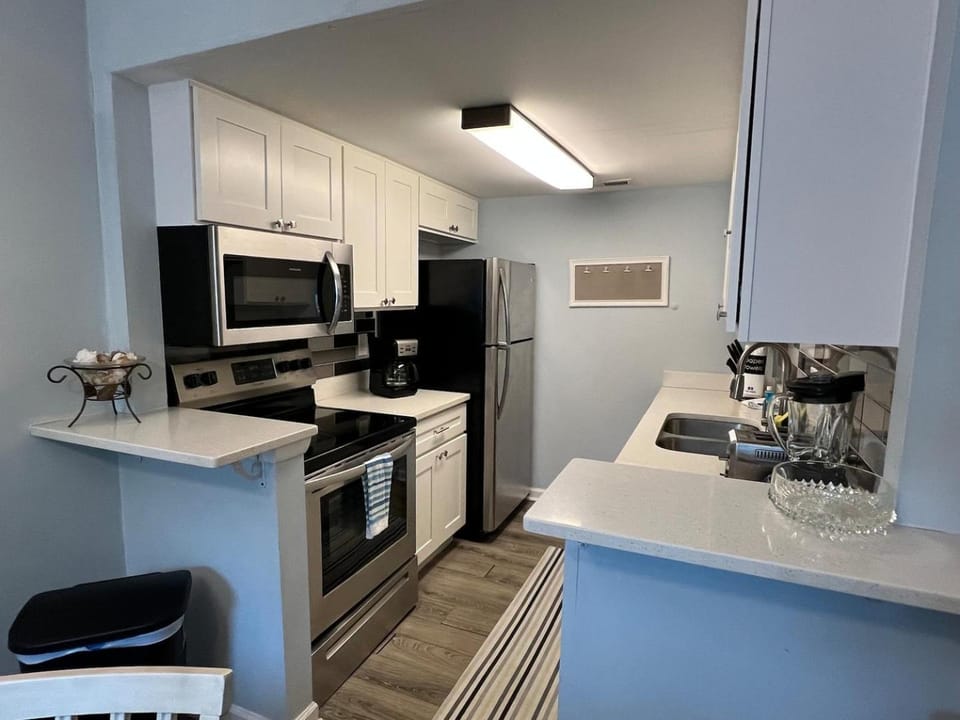 Private Balcony, Patio, Pool, Pets OK, Parking House in Hilton Head Island