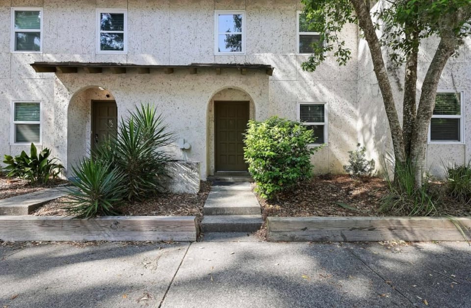 Private Balcony, Patio, Pool, Pets OK, Parking House in Hilton Head Island