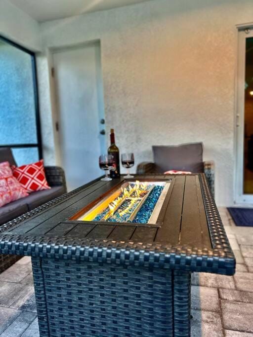 Cape House with Pool, Fire pit and Private Backyard! 4 King Beds! House in Cape Coral