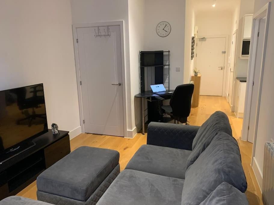 Bright and Cosy Flat Perfectly Located Apartment in Croydon