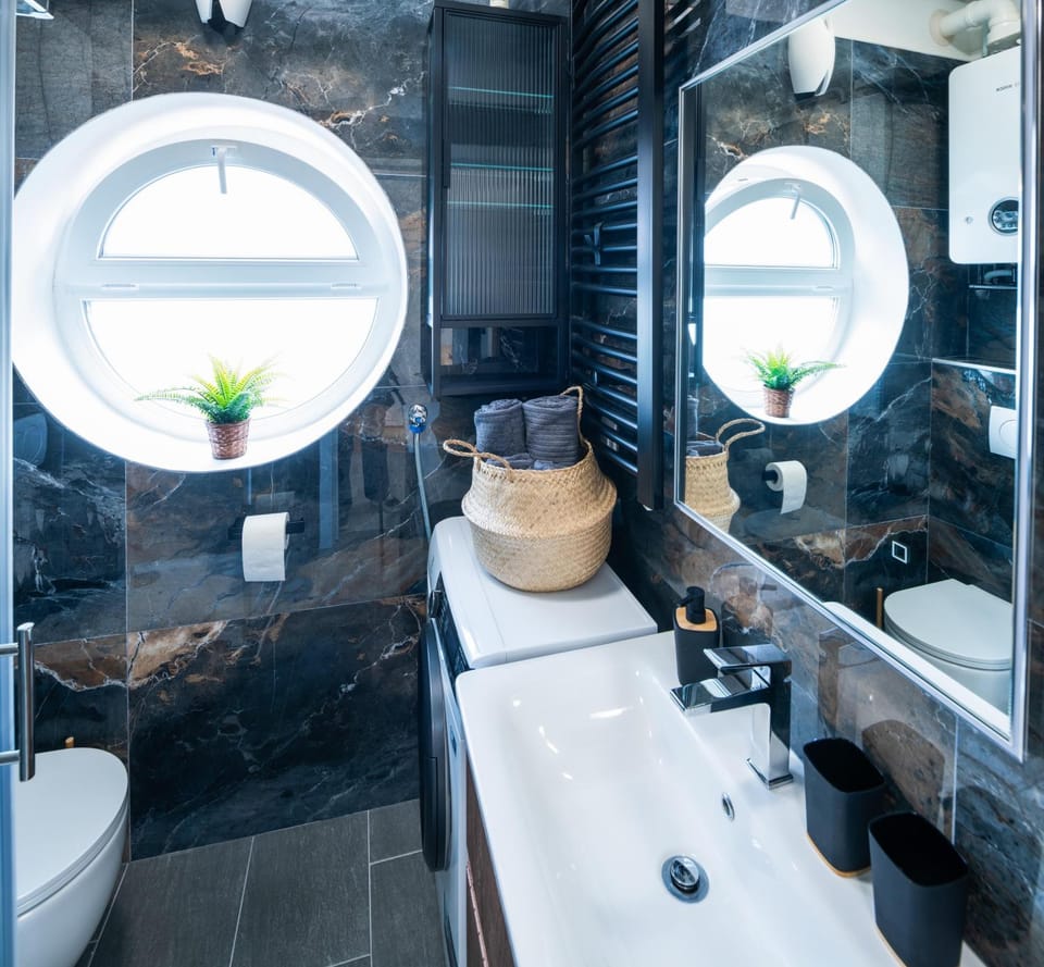 Toilet, Bathroom, heating, towels, washing machine