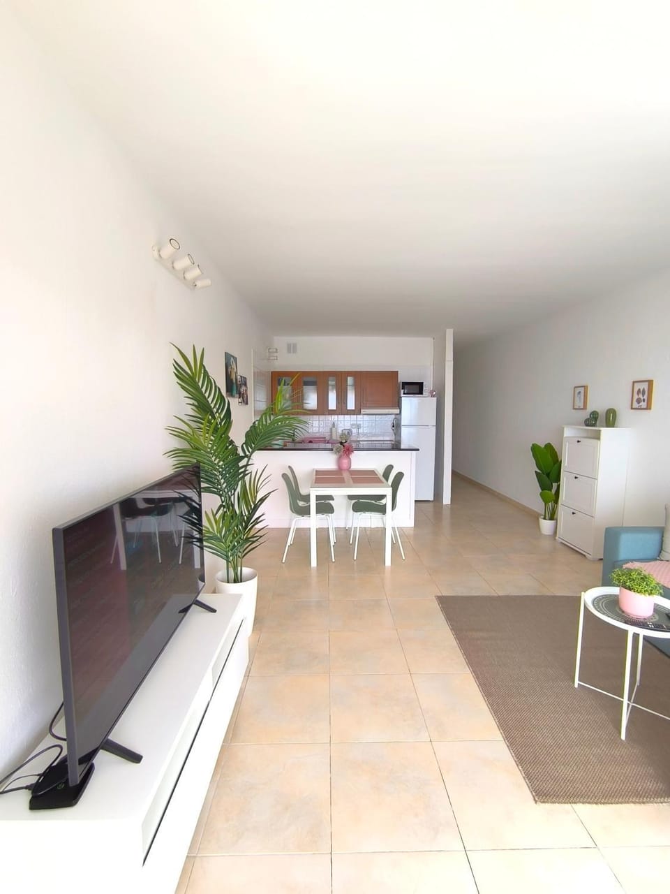 TV and multimedia, Kitchen or kitchenette, Living room, Dining area, Evening entertainment