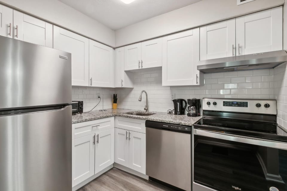 Barcelo at East Cobb Q5 1 Bd 1Bth Newly furnished Apartment in Marietta