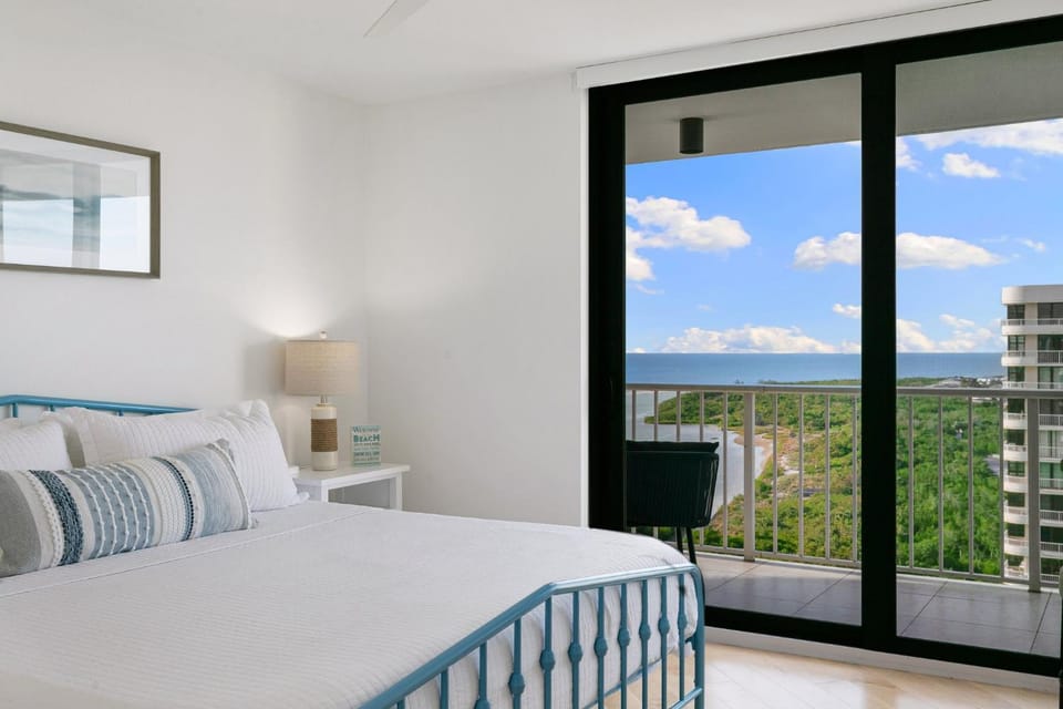 Bed, View (from property/room), Balcony/Terrace, Bedroom, Sea view
