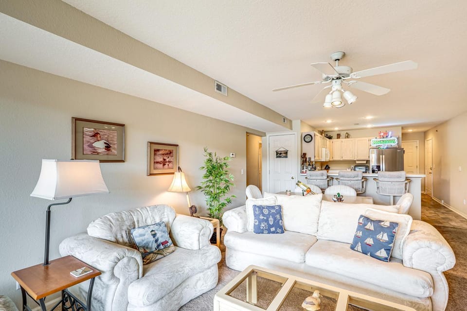 Lakefront Osage Beach Condo w/ Water-View Balcony! House in Osage Beach