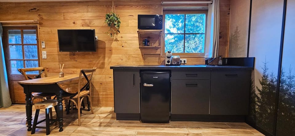 TV and multimedia, Kitchen or kitchenette, Dining area, kitchen