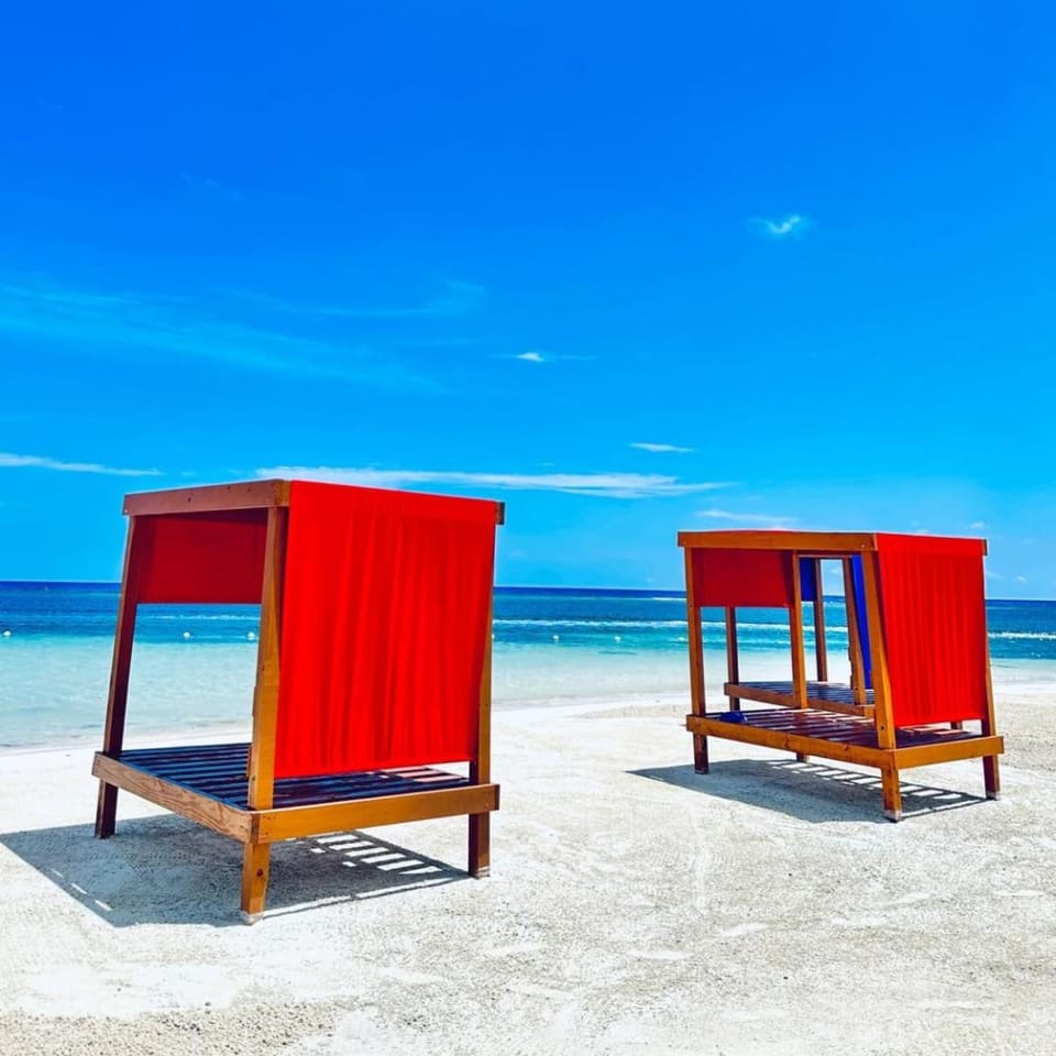 Hospitality Expert Greens 4BR Pool Beach Villa in St. James Parish