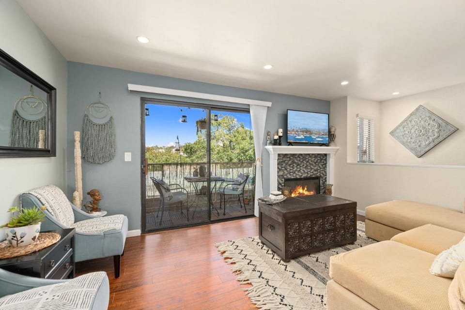 Mission Hills Dream - BBQ, Patios, AC, Parking House in San Diego