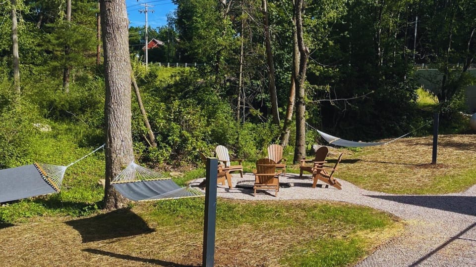 Cove Creek Lodge 208 Accessible Double Queen Room ADA House in Deep Creek Lake