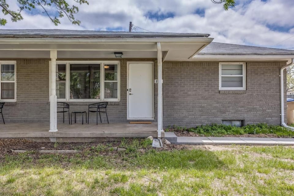 Andover Abode - sleeps 6 House in Kansas