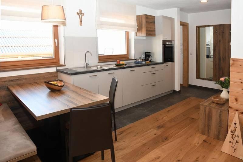 Kitchen or kitchenette, Dining area, pet friendly, stove