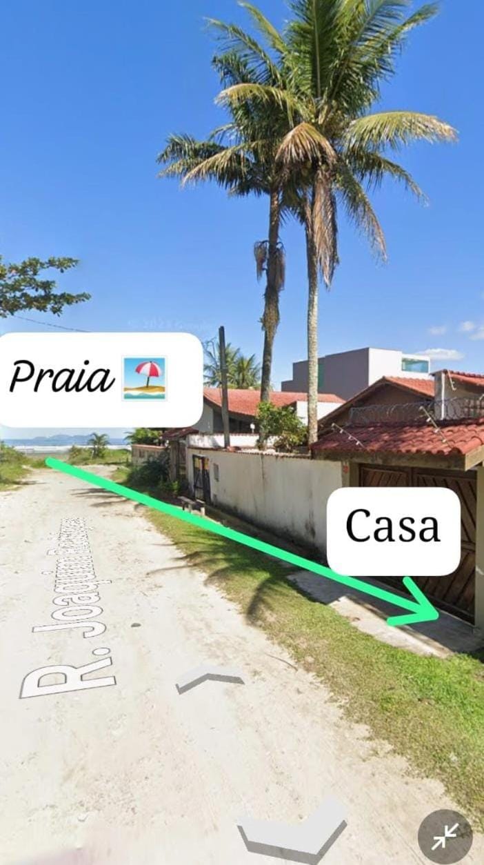 Facade/entrance, Day, Neighbourhood, Street view