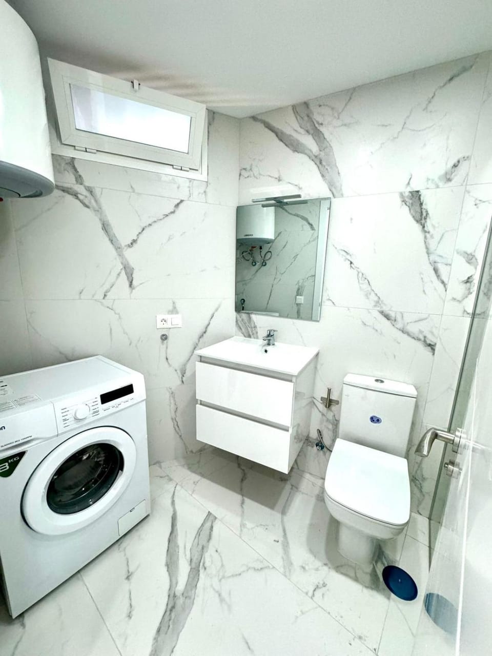 Shower, Toilet, Bathroom, washing machine