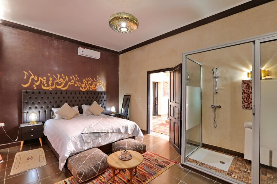 Bed, Bathroom, Bedroom