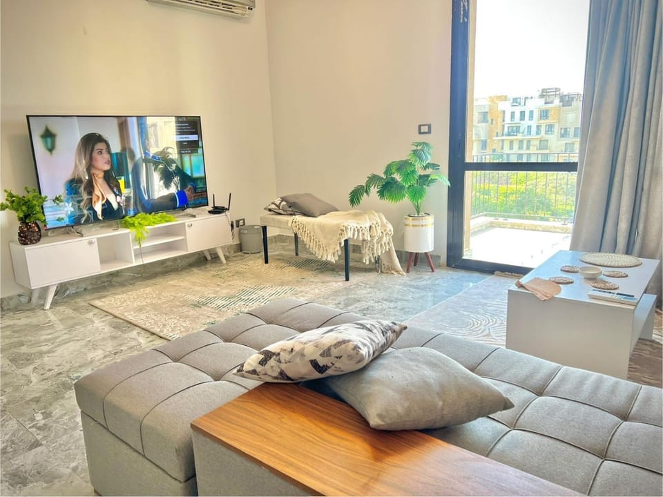 Communal lounge/ TV room, TV and multimedia, Living room, Evening entertainment