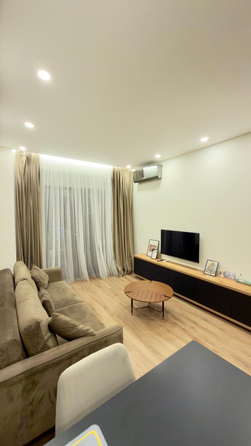Communal lounge/ TV room, TV and multimedia, Living room, Seating area, Evening entertainment