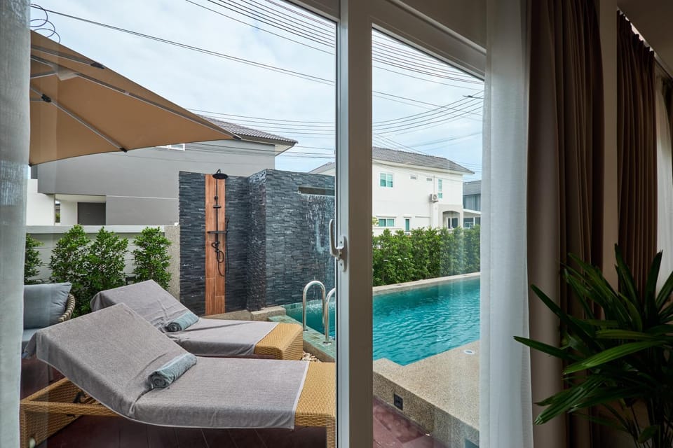 Day, Natural landscape, View (from property/room), Balcony/Terrace, Pool view, Swimming pool, sunbed
