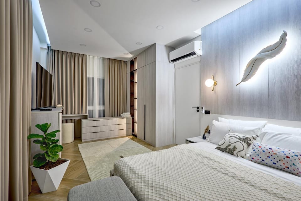 Bed, TV and multimedia, Photo of the whole room, Bedroom, air conditioner
