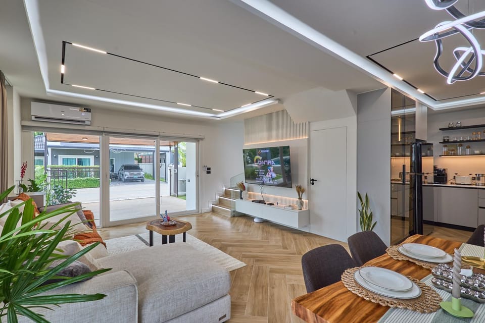 Kitchen or kitchenette, Food and drinks, Seating area, Dining area