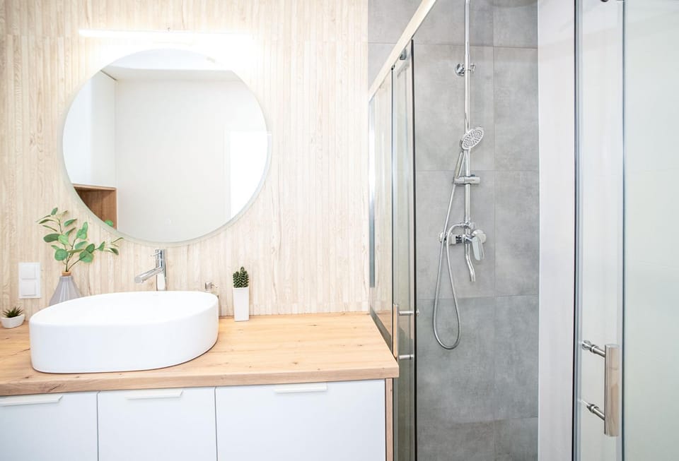 Shower, Bathroom