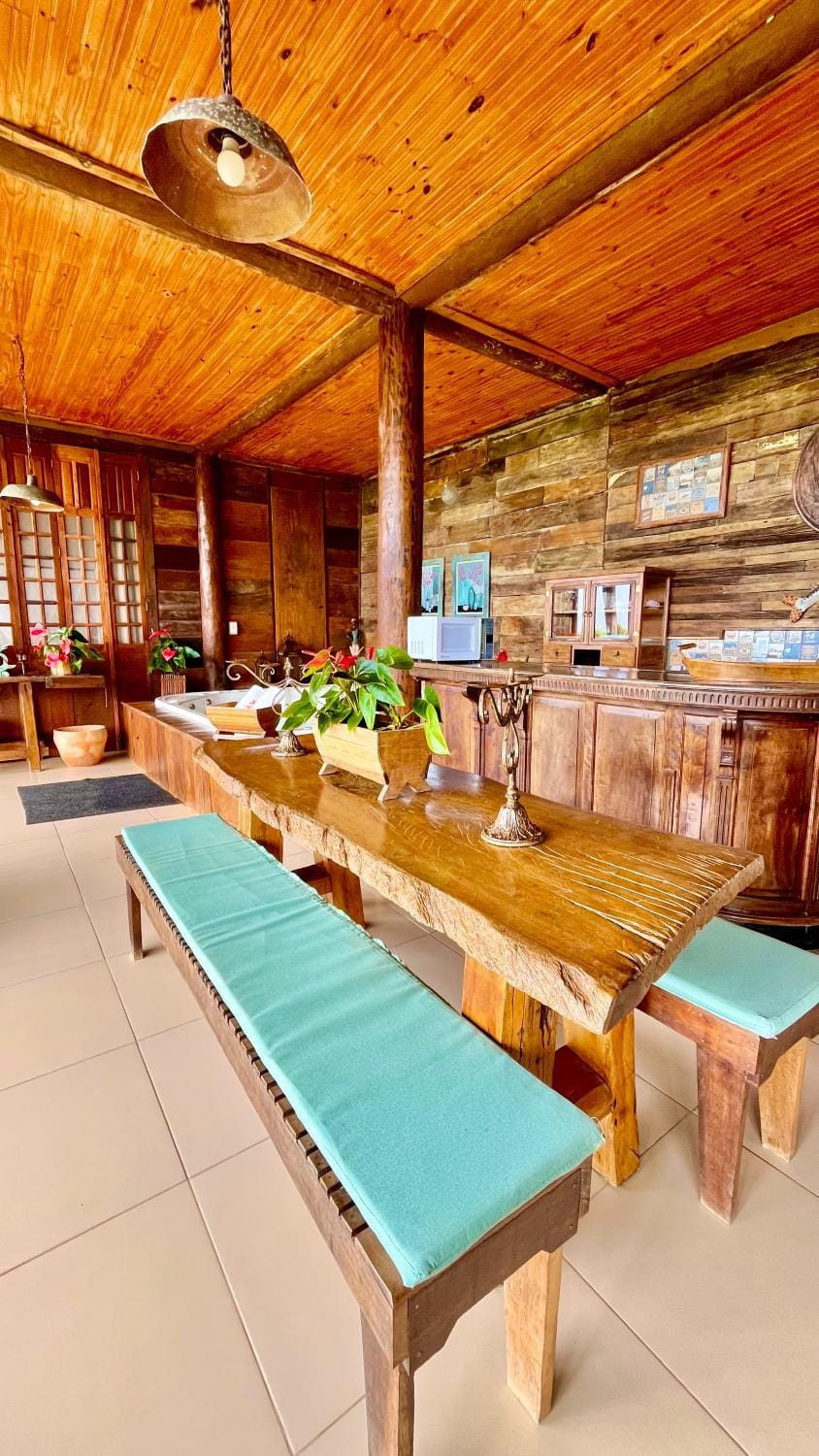 Communal kitchen, Food