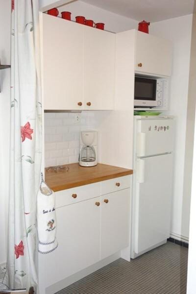 Bathroom, oven, kitchen