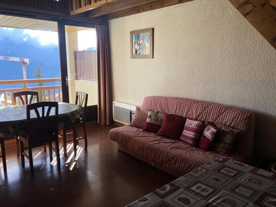 Bed, Living room, kitchen