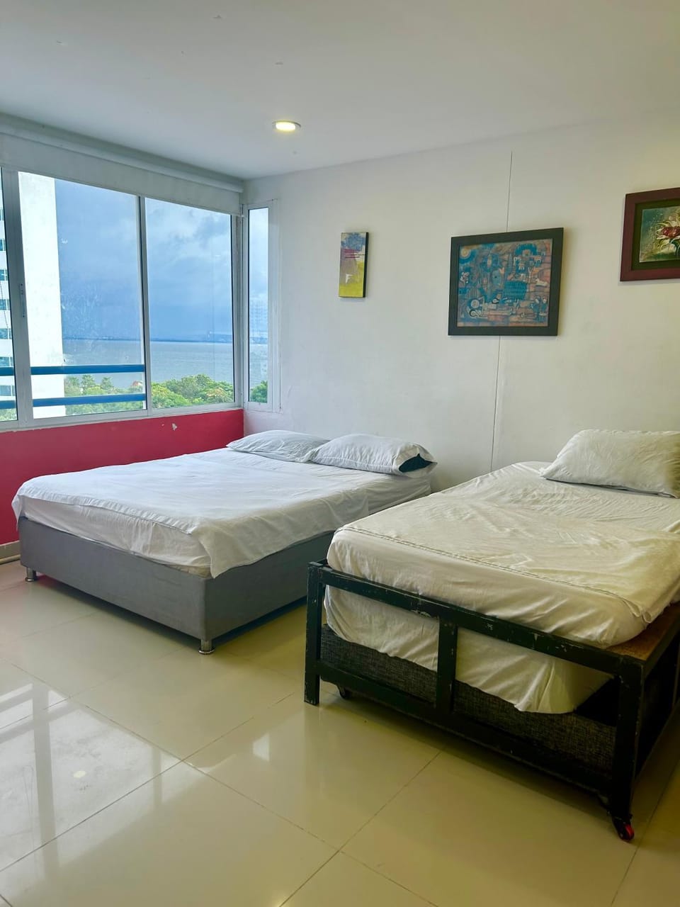 Bed, Living room