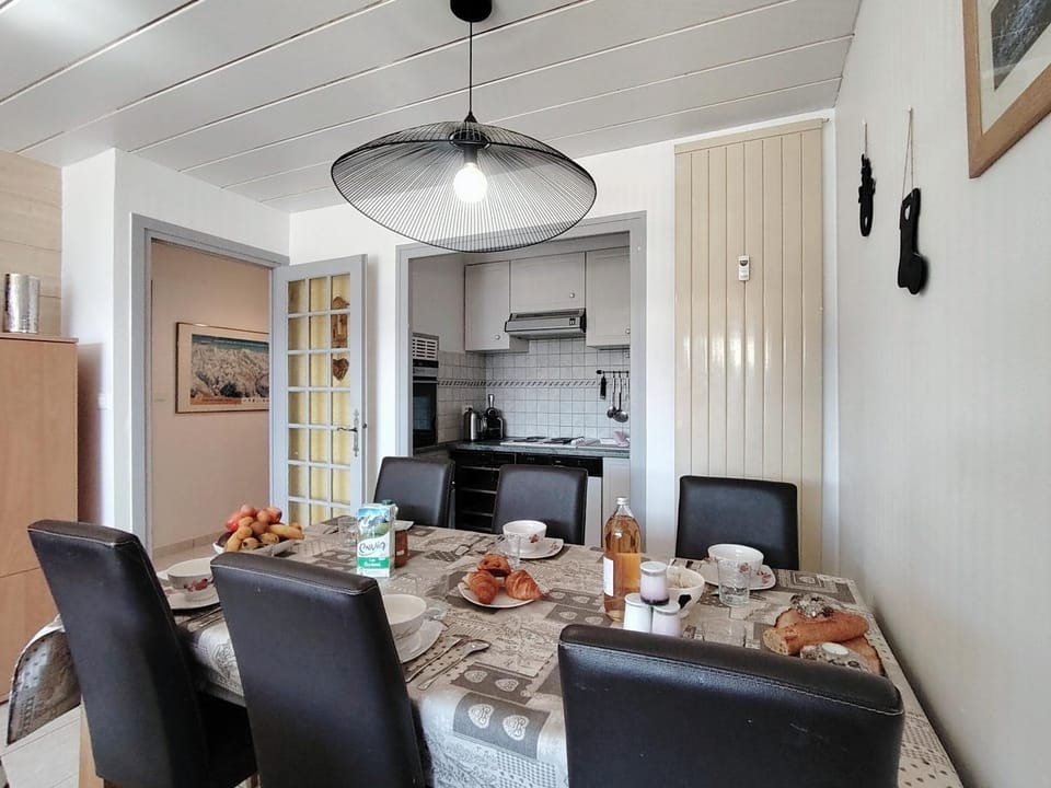 Living room, Dining area, kitchen