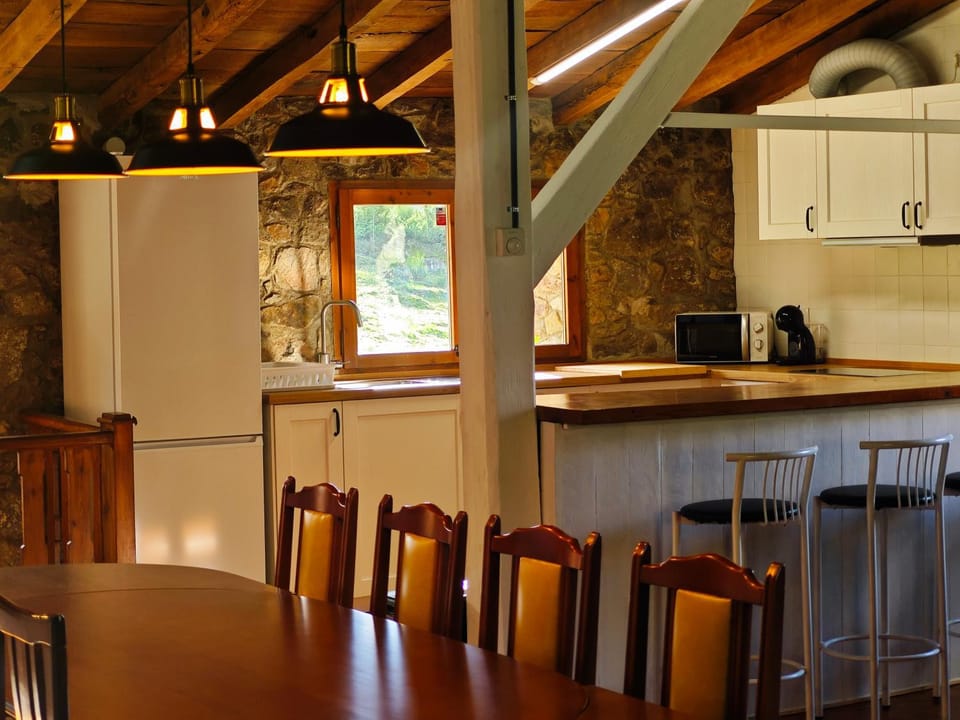 Kitchen or kitchenette, Living room, Seating area, stove