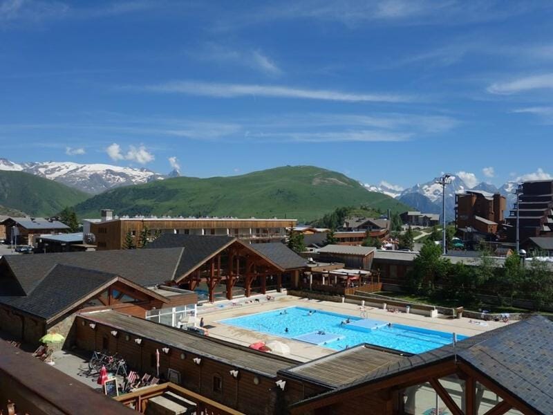 Mountain view, Swimming pool