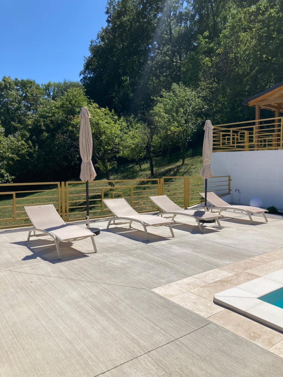 Day, Natural landscape, Pool view, Swimming pool, sunbed