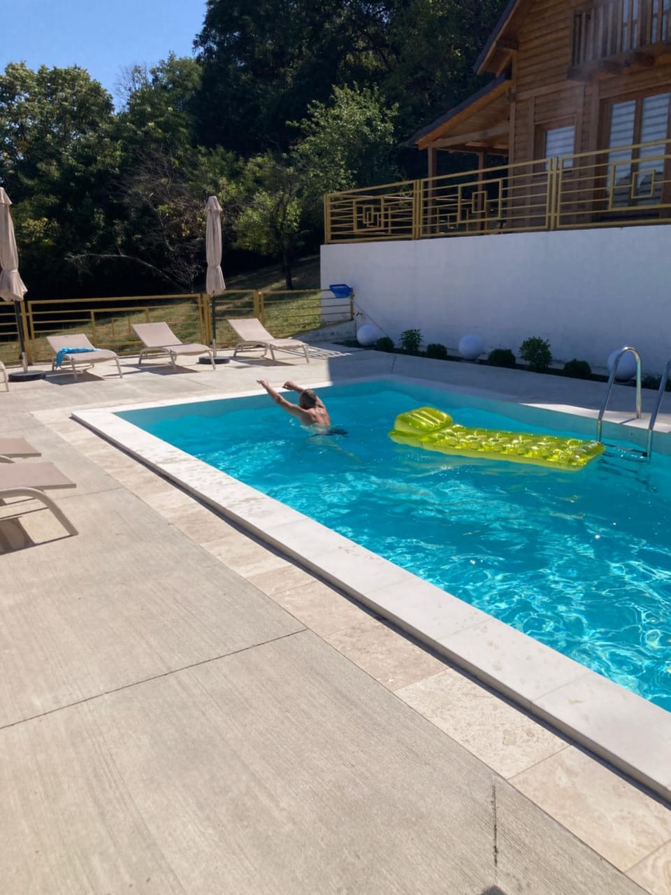 Day, Swimming pool, sunbed